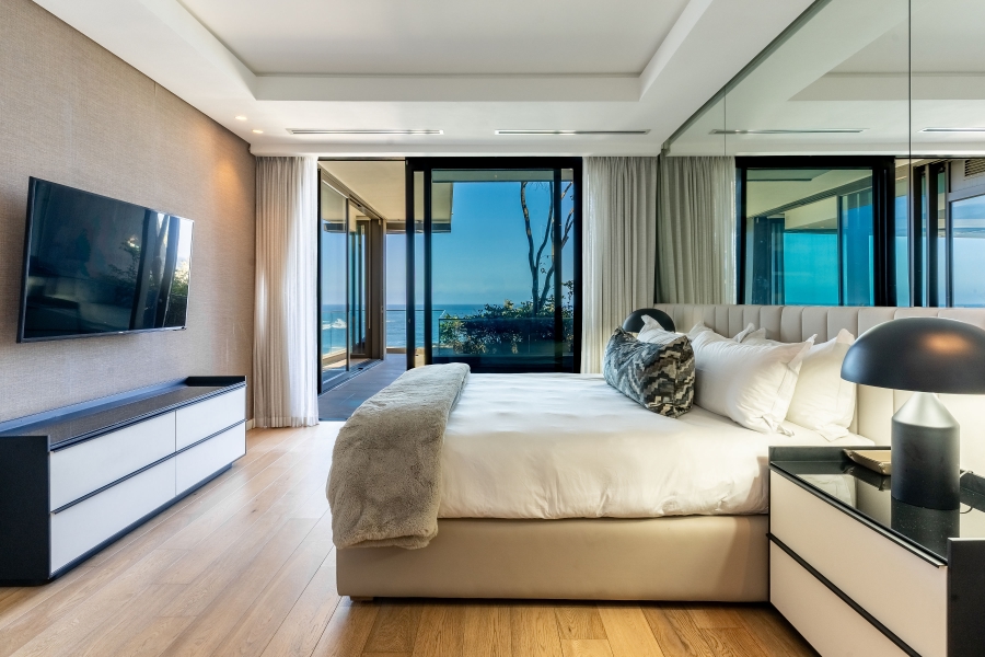 5 Bedroom Property for Sale in Clifton Western Cape